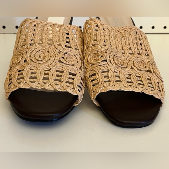 Classique Woven Heeled Sandals - Picture 6 of 15